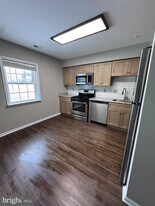 25 Sequoia Dr in Newtown, PA - Building Photo