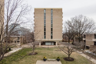 Carrollsburg Condos in Washington, DC - Building Photo - Building Photo