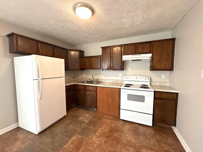 1962 N Royal St in Jackson, TN - Building Photo - Building Photo