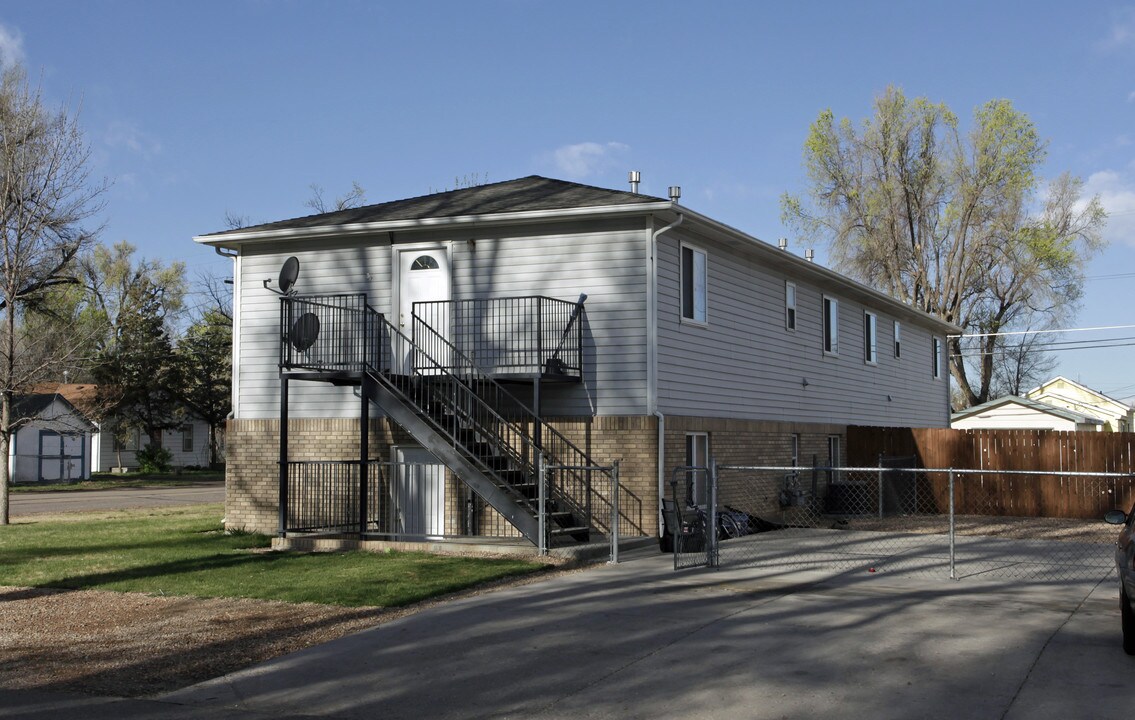 903-909 40th St in Evans, CO - Building Photo