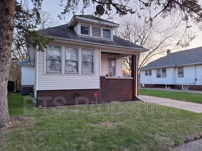 608 W Loucks Ave in Peoria, IL - Building Photo - Building Photo