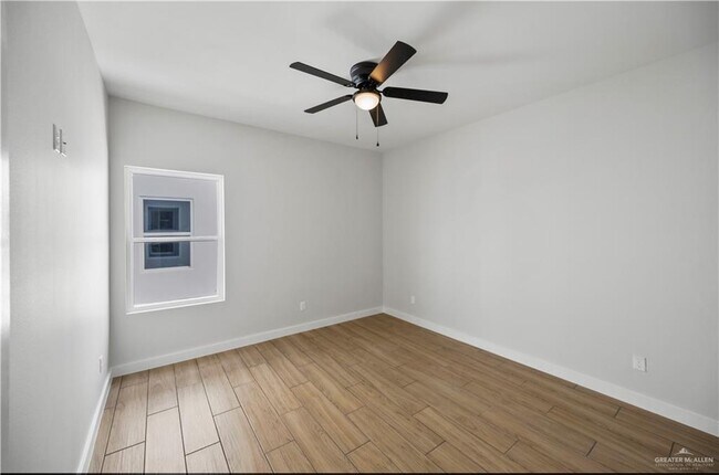 1410 S Michigan St in Alton, TX - Building Photo - Building Photo