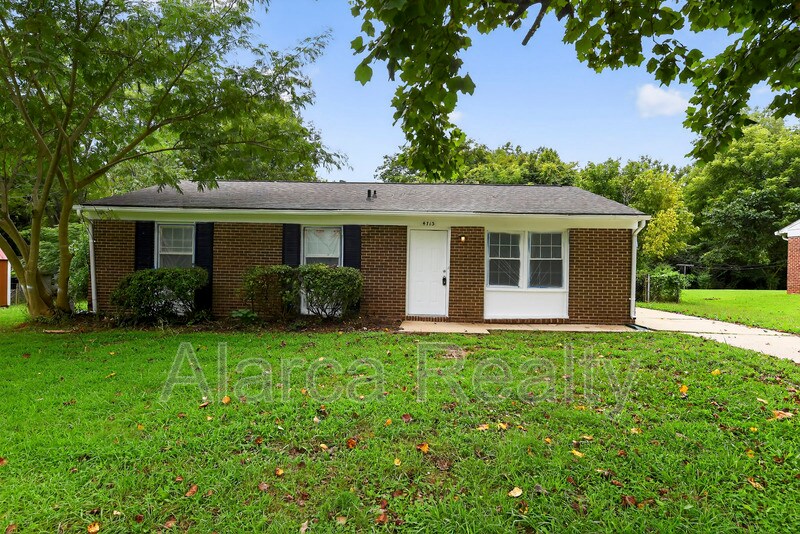 4713 Plaza Rd in Gastonia, NC - Building Photo