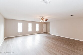 2932 Olson Ln N in Jacksonville, FL - Building Photo - Building Photo