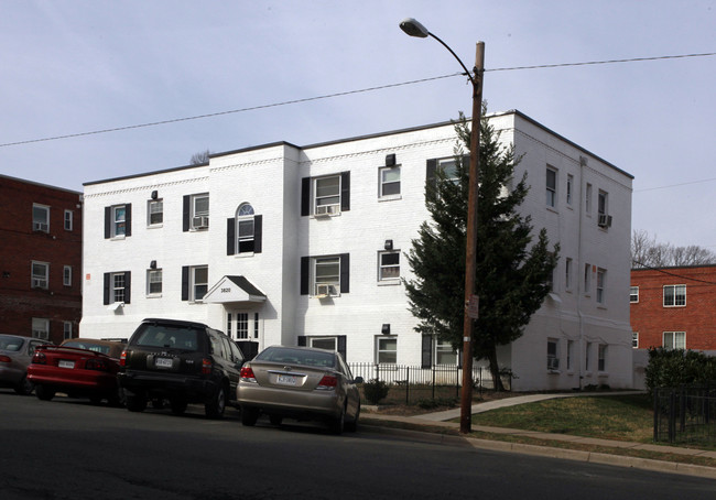 3820 Old Dominion Blvd in Alexandria, VA - Building Photo - Building Photo