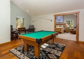 14 Ollalie Ln in Sunriver, OR - Building Photo