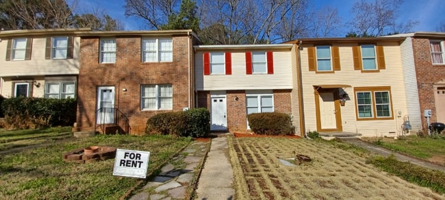 property at 303 Roswell Commons Cir