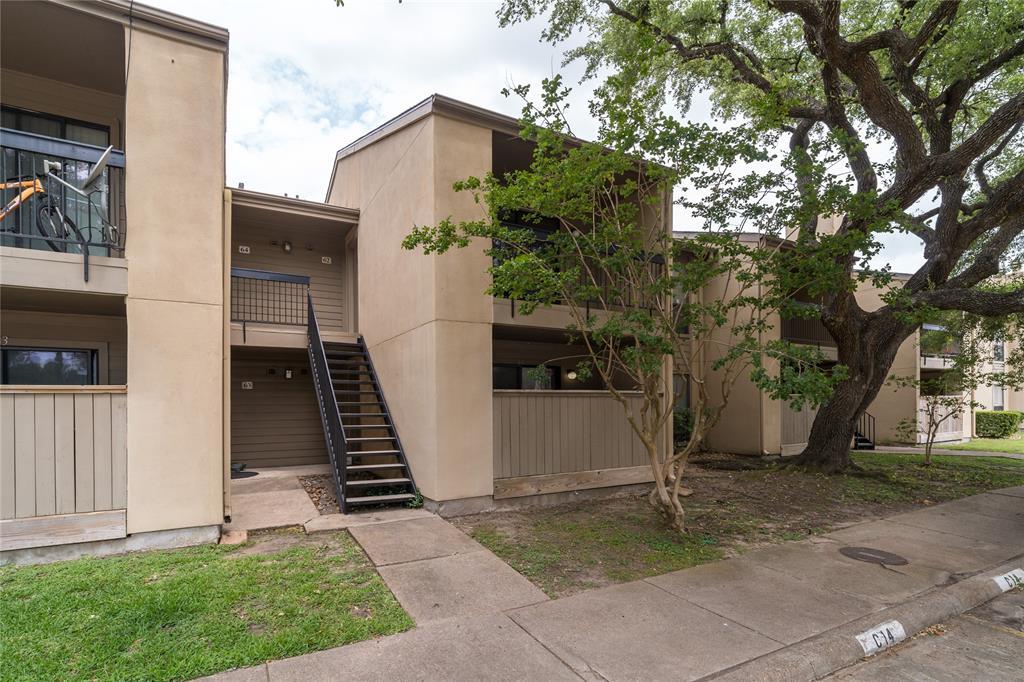 2200 Pebblebrook Dr in Seabrook, TX - Building Photo