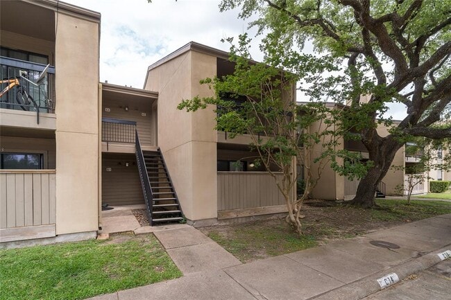 property at 2200 Pebblebrook Dr