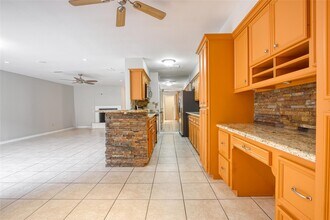 17163 Beaver Springs Dr in Houston, TX - Building Photo - Building Photo