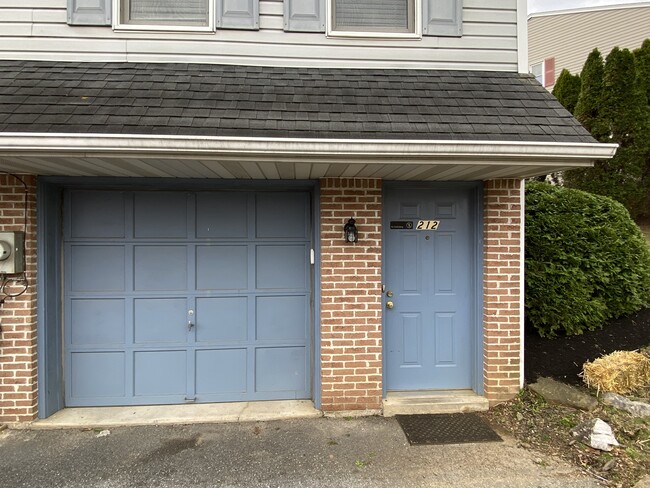 212 Sue Dr in Hummelstown, PA - Building Photo - Building Photo