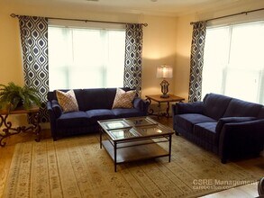 66 Litchfield St, Unit 1 in Boston, MA - Building Photo - Building Photo