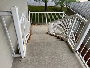 721 Broadmeadow Rd, Unit #205 in Rantoul, IL - Foto de edificio - Building Photo