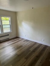 32 Starr Ave, Unit 3 in Monticello, NY - Foto de edificio - Building Photo