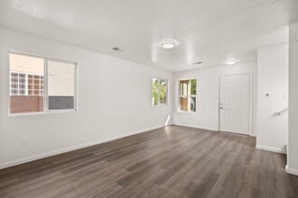 2943 Quail Pointe Dr NW in Albuquerque, NM - Building Photo - Building Photo