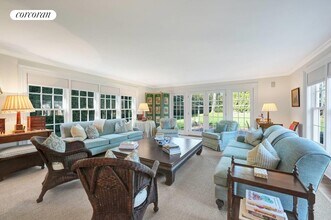 445 Hill St in Southampton, NY - Building Photo - Building Photo