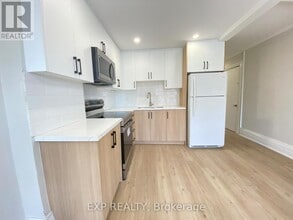 32 Front St N in Thorold, ON - Building Photo - Building Photo