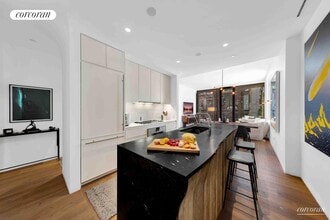 325 W Broadway in New York, NY - Foto de edificio - Building Photo