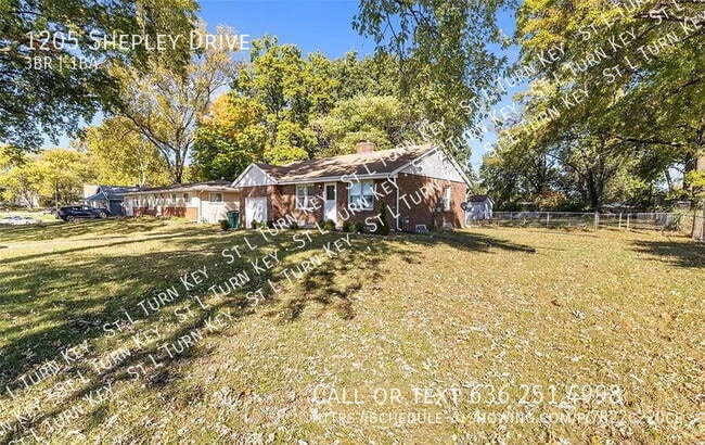 1205 Shepley Dr in St. Louis, MO - Building Photo - Building Photo