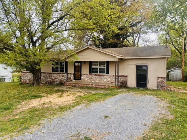 168 Drum Cir in Albertville, AL - Building Photo - Building Photo