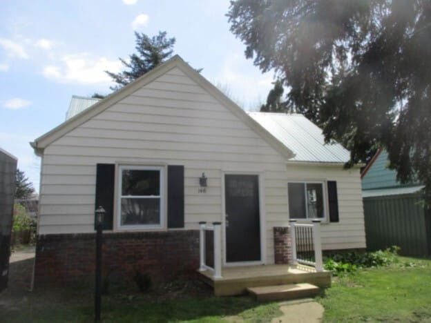 property at 146 Meadowbrook Rd