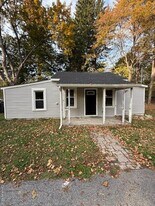 1 Gillespie Dr in Newburgh, NY - Building Photo