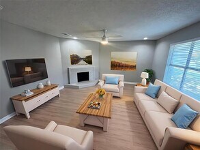 1209 High Country Dr in Garland, TX - Foto de edificio - Building Photo