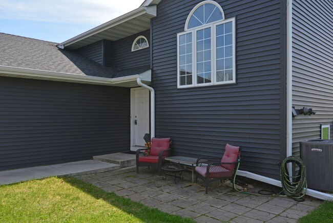 802 Griffing Park Rd in Buffalo, MN - Building Photo - Building Photo