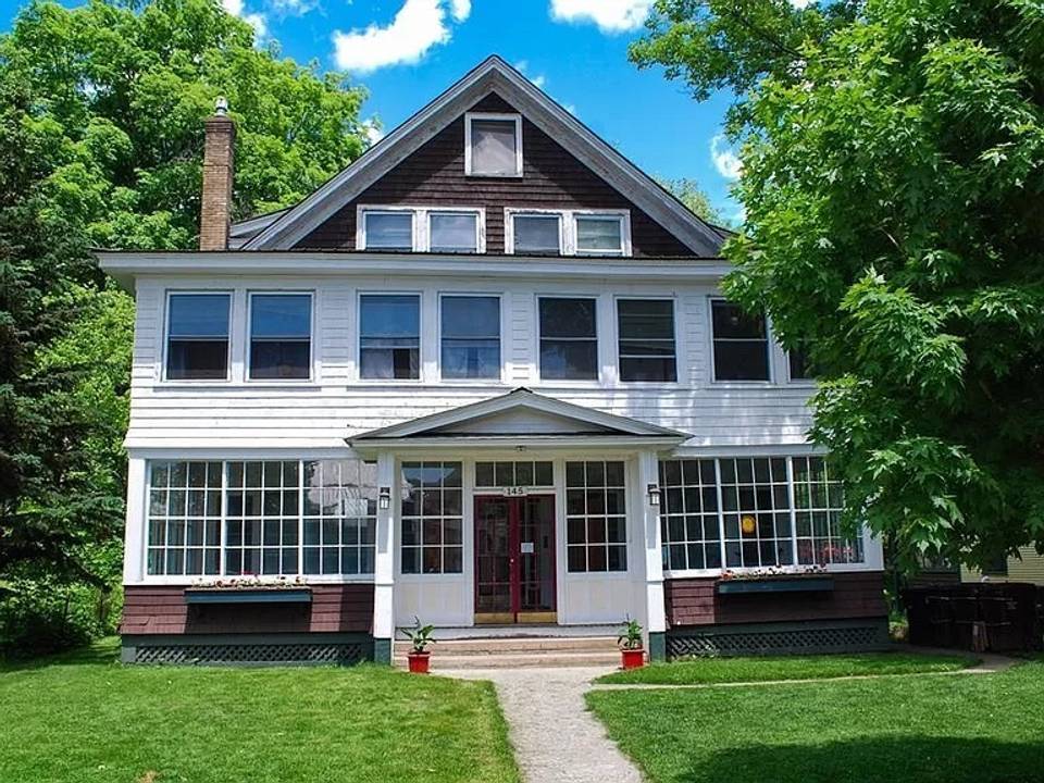 145 Park Ave, Unit 1 Saranac Lake, NY Apartments