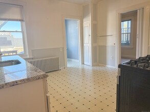 190 Montauk Ave-Unit -1 in New London, CT - Building Photo - Building Photo