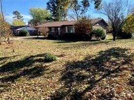 109 Witteville Rd in Poteau, OK - Building Photo