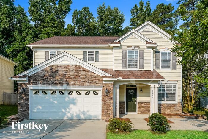 1820 Creek Oak Cir in Fuquay Varina, NC - Building Photo