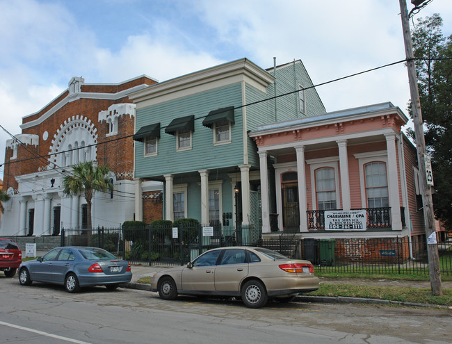 1628 Carondelet St in New Orleans, LA - Foto de edificio - Building Photo