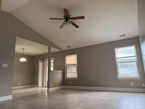 1327 Roundtable Dr in West Lafayette, IN - Building Photo - Building Photo