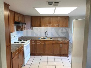 7629 W Flower St in Phoenix, AZ - Building Photo - Building Photo