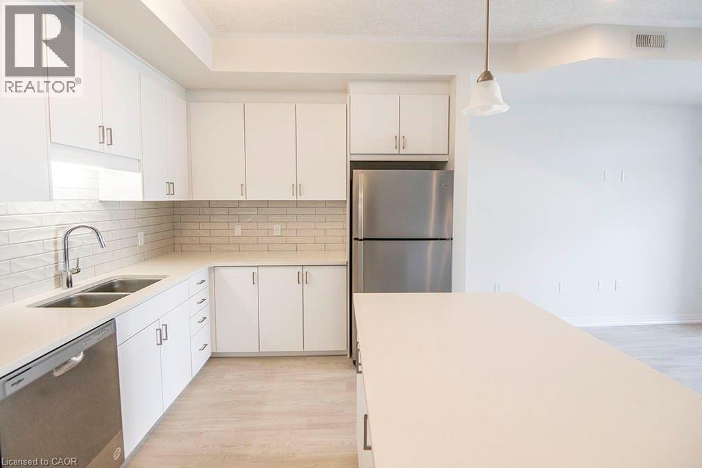 142 Foamflower Pl in Waterloo, ON - Building Photo
