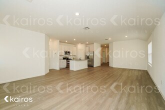 13510 Flume Rdg in San Antonio, TX - Foto de edificio - Building Photo