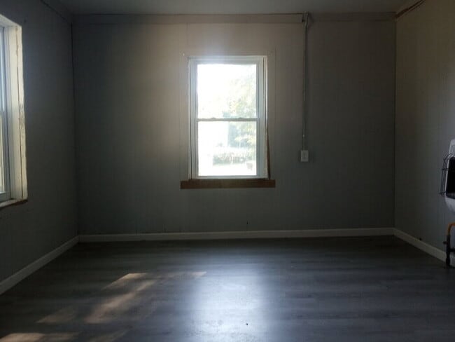 109 Sparrow Ln in Jonesville, SC - Building Photo - Building Photo