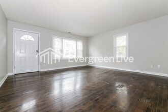 319 S Hocker Ave in Independence, MO - Building Photo - Building Photo