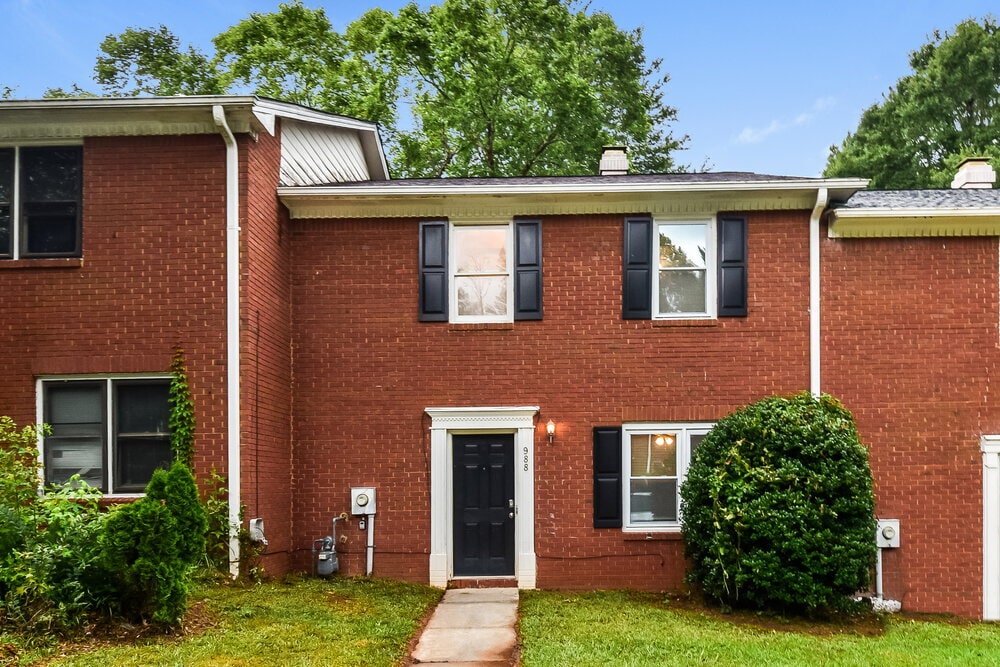 988 Park Gate Pl in Stone Mountain, GA - Building Photo