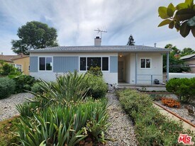6639 Chimineas Ave in Los Angeles, CA - Building Photo