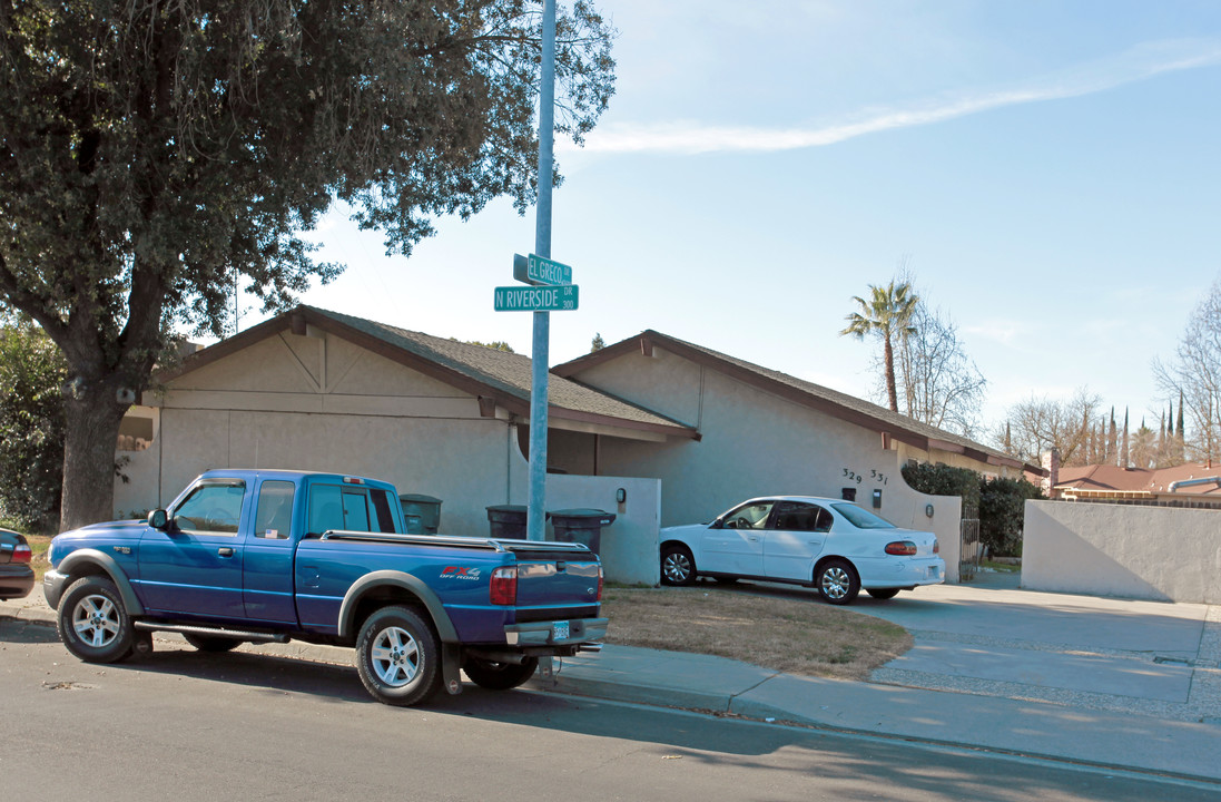 329-331 N Riverside Dr in Modesto, CA - Building Photo