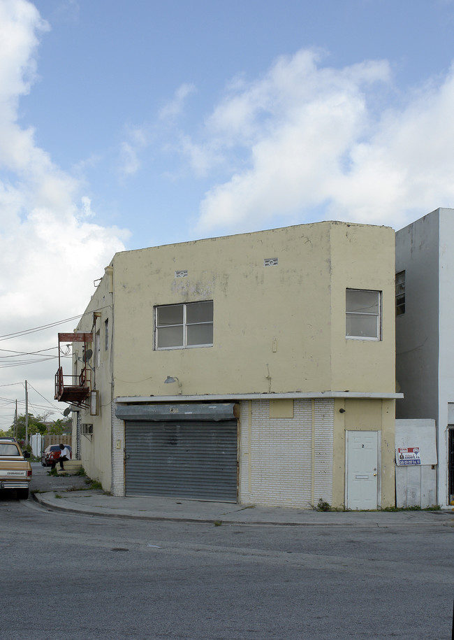 6300 NW 15th Ave in Miami, FL - Foto de edificio - Building Photo