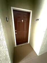 814 Crest Pines Dr in Orlando, FL - Building Photo - Building Photo