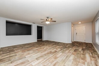 7406 Bridgeview Dr, Unit 1114 in Wesley Chapel, FL - Building Photo - Building Photo