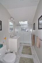 25-27-27 Crosby Rd in Newton, MA - Building Photo - Building Photo