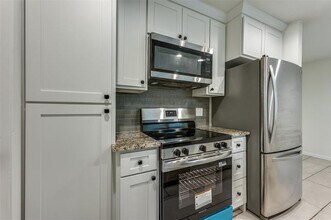 3935 Buena Vista St in Dallas, TX - Building Photo - Building Photo
