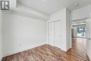 6638 McLeod Rd in Niagara Falls, ON - Building Photo