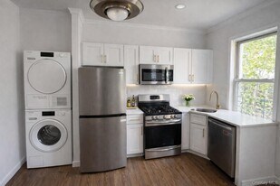 37-17 Greenpoint Ave in Queens, NY - Building Photo