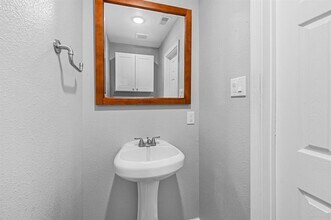 513 Avenue I in Conroe, TX - Building Photo - Building Photo